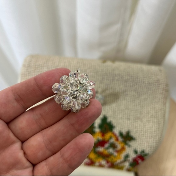 Vintage iridescent beaded clip on earrings - Picture 3 of 9